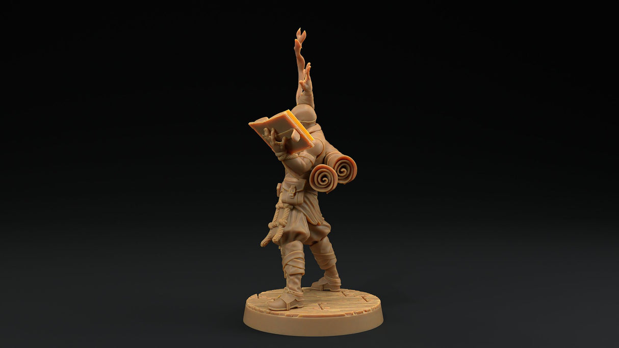 Bamf Tx'aru, Sea Elf / Prax / Triton Wizard / Warlock Miniature - Mini Megastore