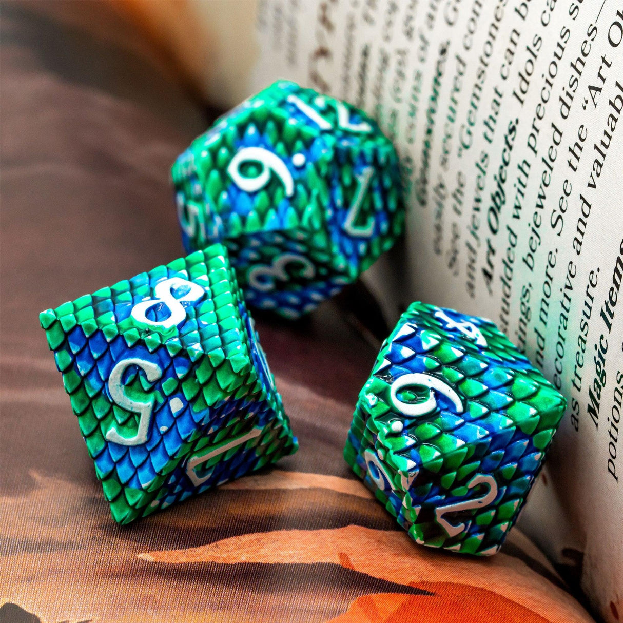 Cusdie Dragon Scale Metal D&amp;D Dice, 7 Pcs DND Dice, Polyhedral Dice Set, for Role Playing Game MTG Pathfinder - Mini Megastore