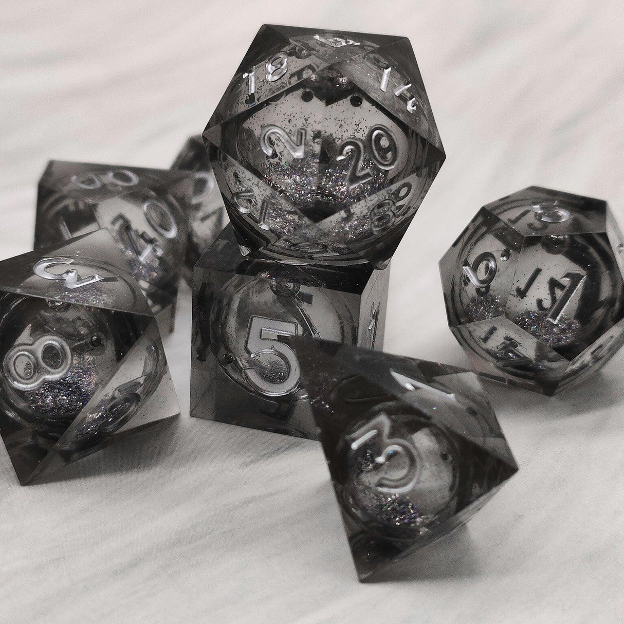 DND Dice Set Clear Liquid Quicksand Dice Set Dungeons &amp; Dragons Polyhedron Resin Dice Cosplay Dice Set Blue Black Dice 7pcs/Set - Mini Megastore