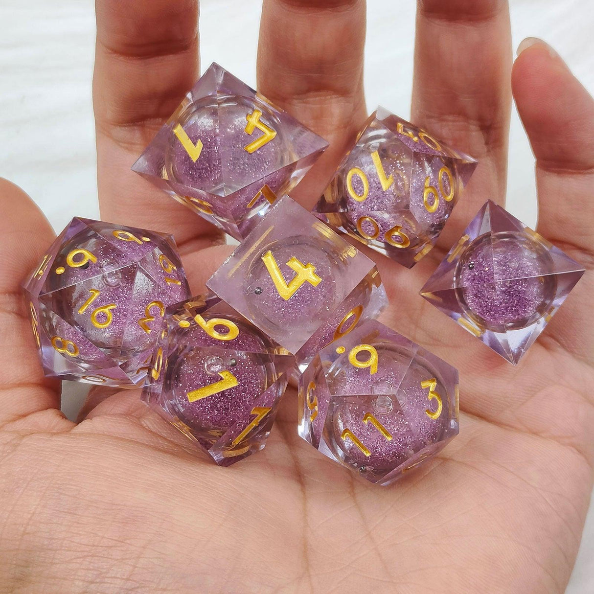 DND Dice Set Clear Liquid Quicksand Dice Set Dungeons &amp; Dragons Polyhedron Resin Dice Cosplay Dice Set Blue Black Dice 7pcs/Set - Mini Megastore