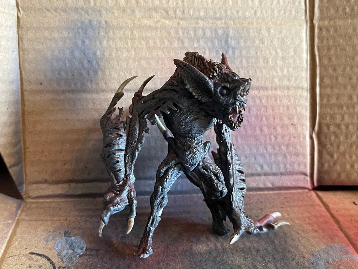 Giant Monstrous Bat Miniature - Mini Megastore