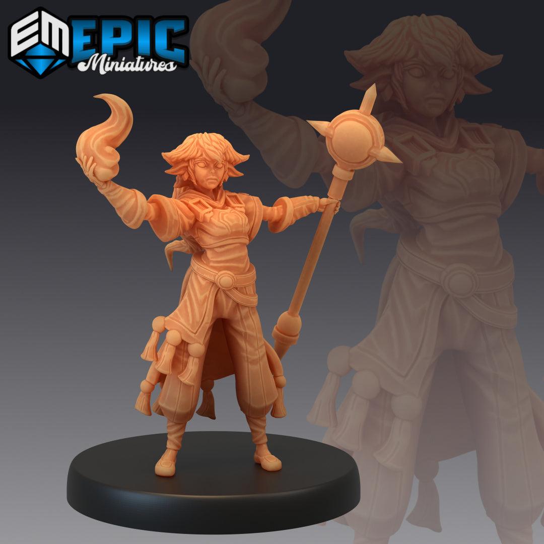 Gnome/Halfling -Wizard Casting Miniature - Mini Megastore