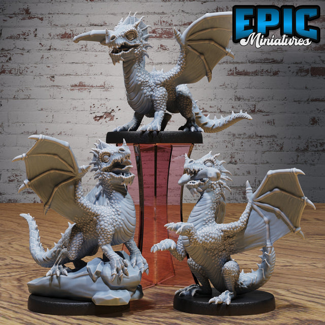 Green Dragon Wyrmling Miniature - Mini Megastore