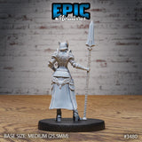 Knight Lady Gisella - Human female Fighter / Paladin Miniature - Mini Megastore