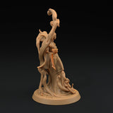 Lady Traskvale's Ghost - Female Necromancer Miniature - Mini Megastore