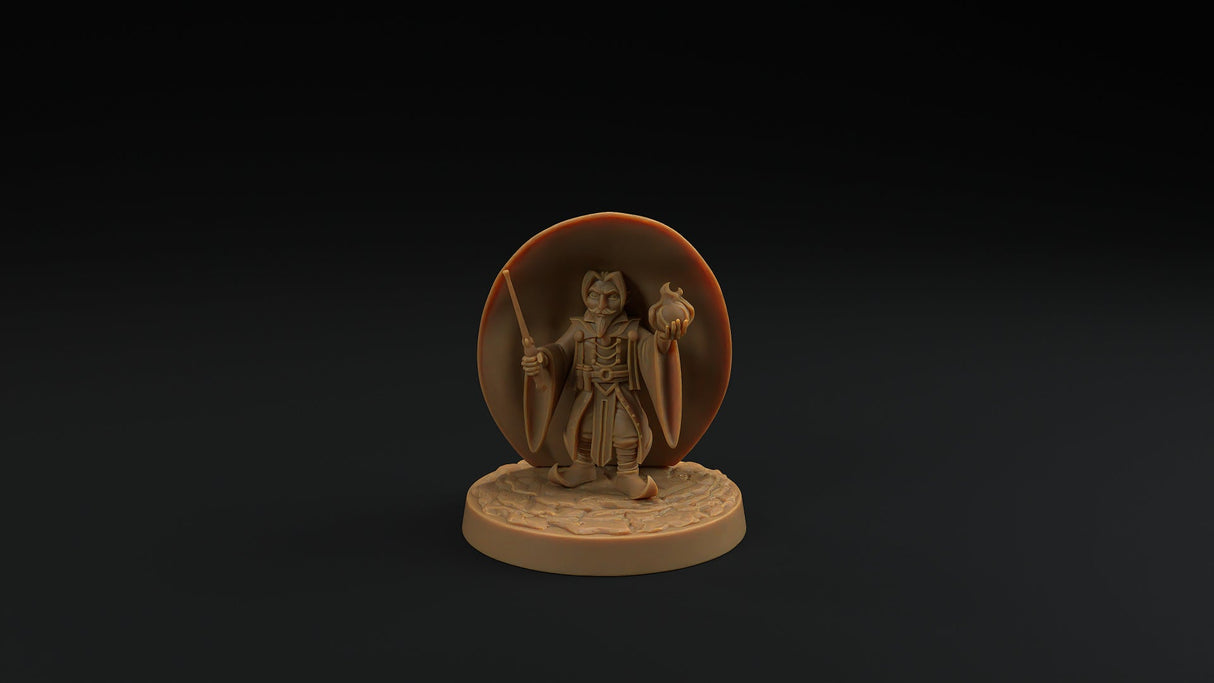 Qwimbles, Gnome Wizard Miniature - Mini Megastore