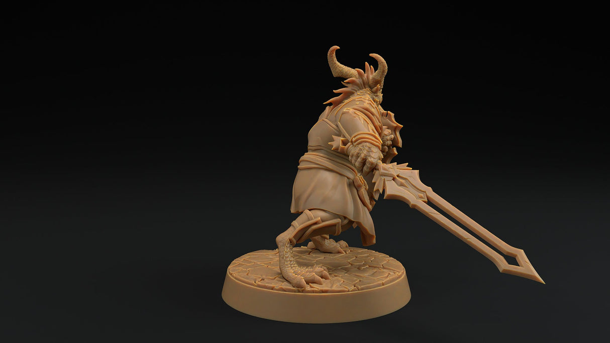 Thaedric Stormscale - Dragonborn Paladin Miniature - Mini Megastore