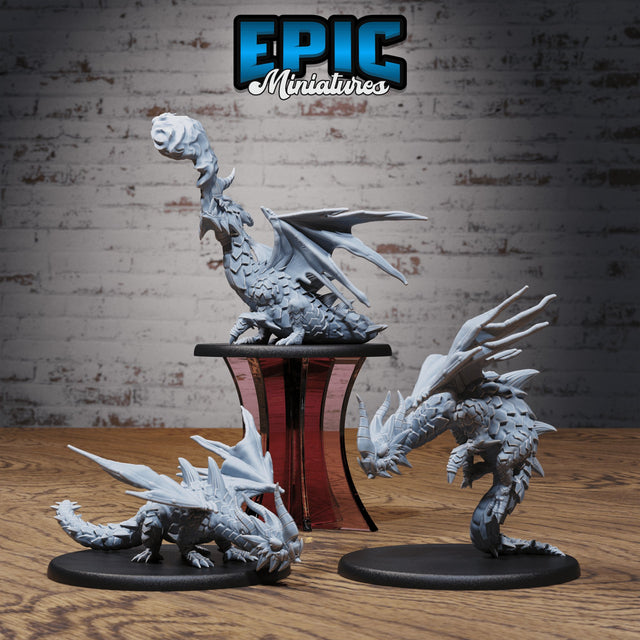 Young Horn Dragon Miniature - Mini Megastore